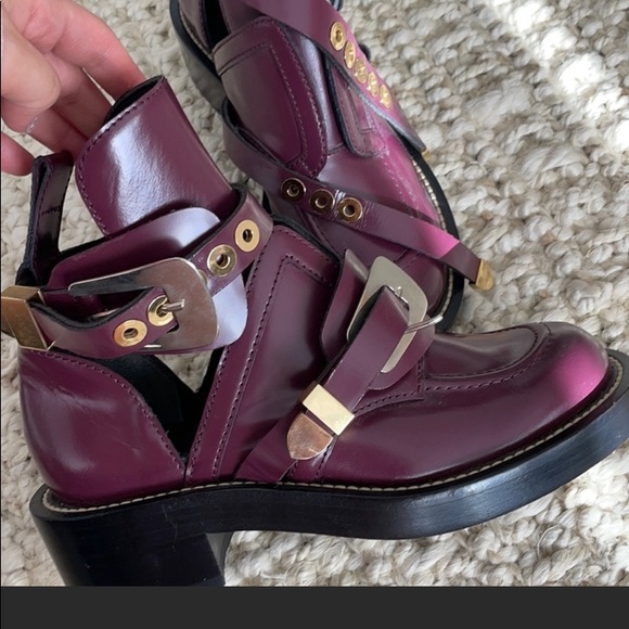 Shoes - Balenciaga ceinture boots